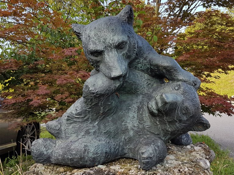 Statue mit den Bären